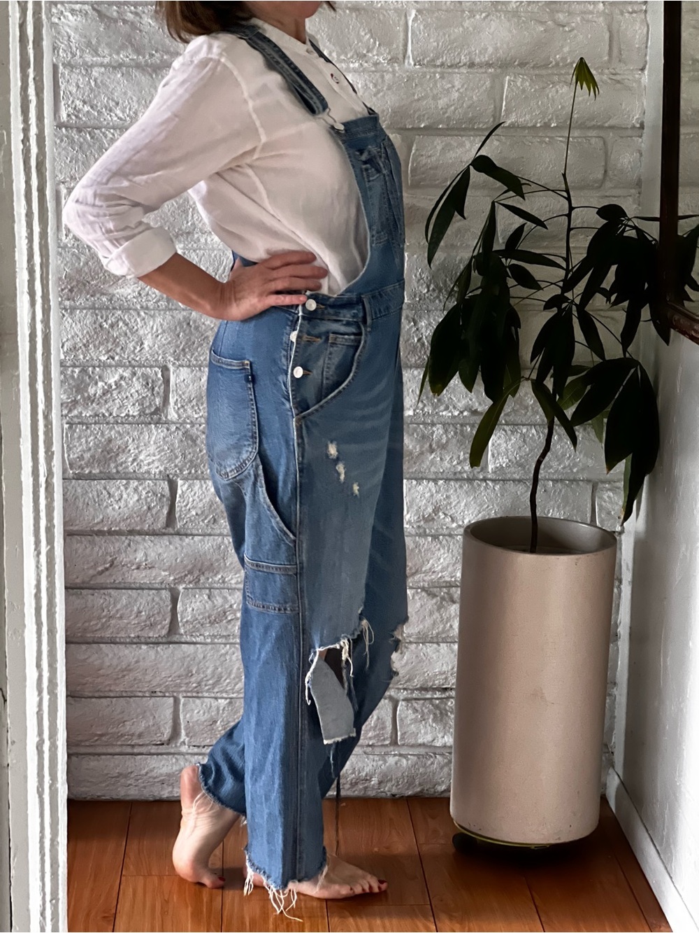 Pilcro Distressed Blue Denim Overalls Sz 32  E1 - Picture 4 of 10